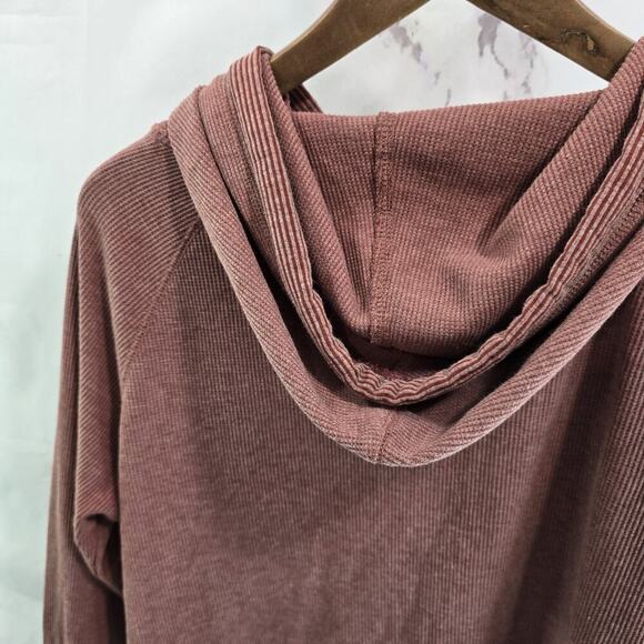 Prana Shirt Womens Medium Red Long Sleeve Hooded Waffle Thermal Organic - Picture 6 of 12